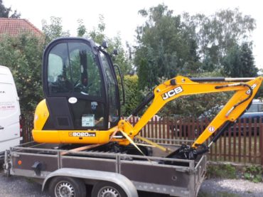 Pásový minibagr JCB 8020