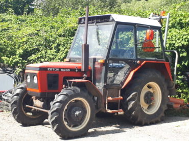 Traktor kolový ZETOR 6245
